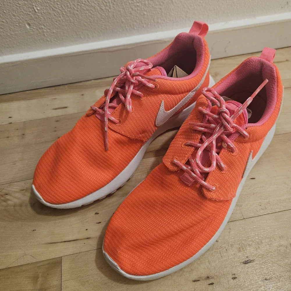 Girl's NIKE 'Roshe One' Sz 7Y US Runners Shoes Orange Pink - Picture 5 of 8
